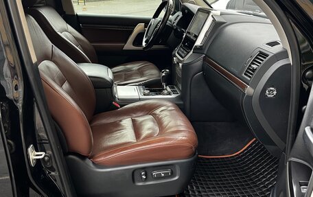 Toyota Land Cruiser 200, 2016 год, 5 500 000 рублей, 2 фотография