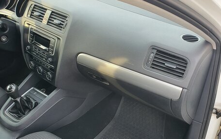Volkswagen Jetta VI, 2015 год, 1 200 000 рублей, 11 фотография