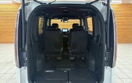 Honda Stepwgn IV, 2021 год, 1 950 000 рублей, 13 фотография
