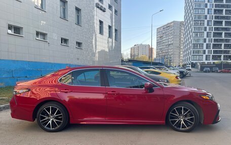 Toyota Camry, 2021 год, 2 750 000 рублей, 3 фотография