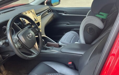 Toyota Camry, 2021 год, 2 750 000 рублей, 10 фотография