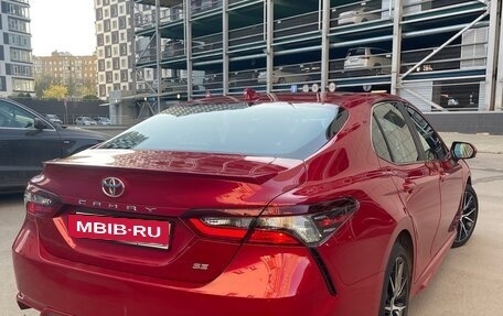 Toyota Camry, 2021 год, 2 750 000 рублей, 4 фотография