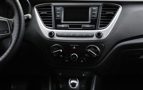 Hyundai Solaris II рестайлинг, 2017 год, 1 072 000 рублей, 13 фотография