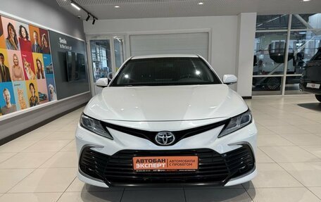 Toyota Camry, 2022 год, 3 249 000 рублей, 2 фотография