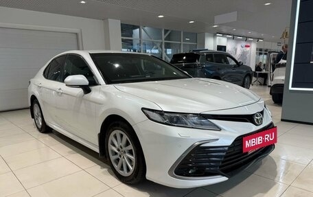Toyota Camry, 2022 год, 3 249 000 рублей, 3 фотография
