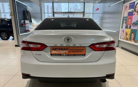 Toyota Camry, 2022 год, 3 249 000 рублей, 6 фотография