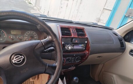 Nissan Terrano II рестайлинг, 2000 год, 750 000 рублей, 8 фотография