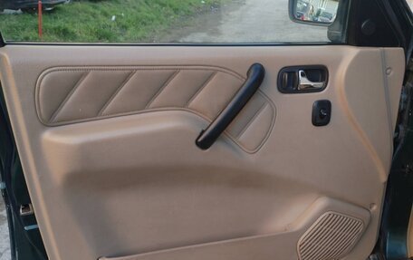 Nissan Terrano II рестайлинг, 2000 год, 750 000 рублей, 12 фотография