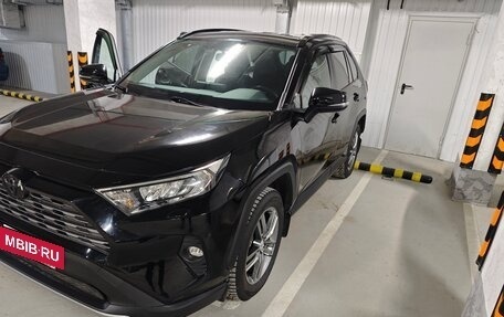 Toyota RAV4, 2020 год, 3 499 000 рублей, 10 фотография