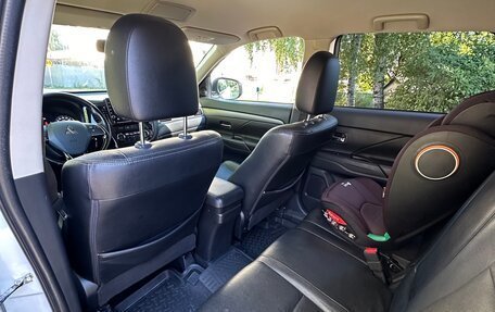 Mitsubishi Outlander III рестайлинг 3, 2015 год, 1 489 000 рублей, 7 фотография