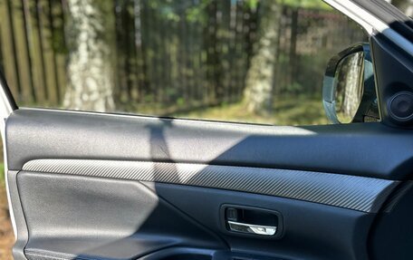 Mitsubishi Outlander III рестайлинг 3, 2015 год, 1 489 000 рублей, 12 фотография