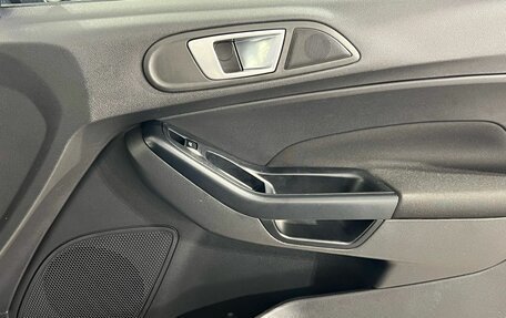Ford Fiesta, 2015 год, 800 000 рублей, 17 фотография
