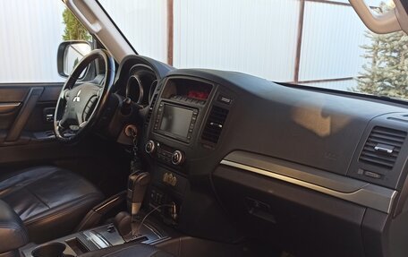 Mitsubishi Pajero IV, 2011 год, 2 300 000 рублей, 6 фотография