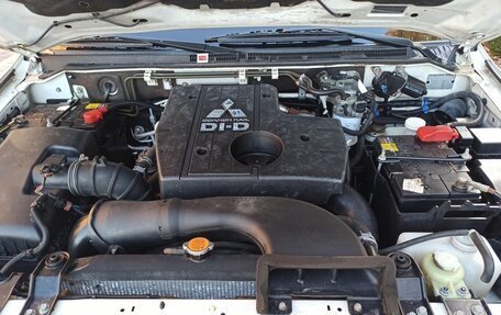 Mitsubishi Pajero IV, 2011 год, 2 300 000 рублей, 3 фотография