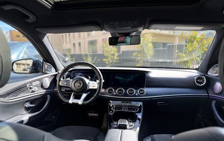 Mercedes-Benz E-Класс, 2017 год, 2 700 000 рублей, 11 фотография