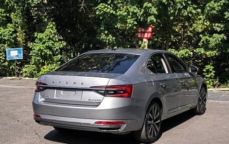 Skoda Superb III рестайлинг, 2022 год, 2 340 000 рублей, 4 фотография