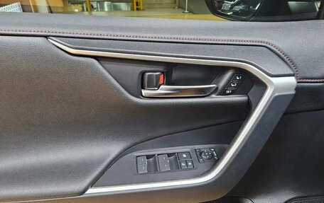 Toyota RAV4, 2021 год, 2 500 500 рублей, 15 фотография