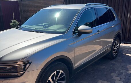 Volkswagen Tiguan II, 2018 год, 2 250 000 рублей, 2 фотография
