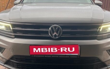 Volkswagen Tiguan II, 2018 год, 2 250 000 рублей, 10 фотография