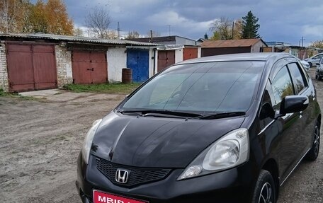 Honda Fit III, 2010 год, 750 000 рублей, 1 фотография