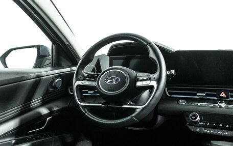 Hyundai Elantra, 2021 год, 2 315 000 рублей, 21 фотография
