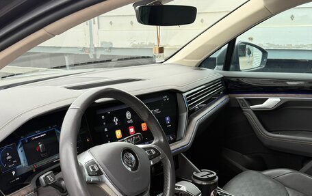 Volkswagen Touareg III, 2019 год, 5 750 000 рублей, 5 фотография