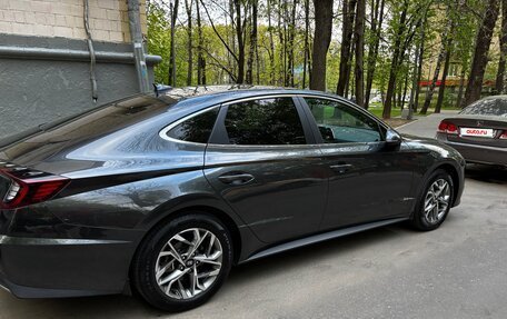 Hyundai Sonata VIII, 2021 год, 2 450 000 рублей, 3 фотография