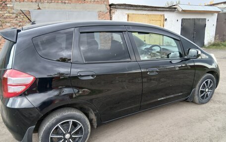 Honda Fit III, 2010 год, 750 000 рублей, 6 фотография