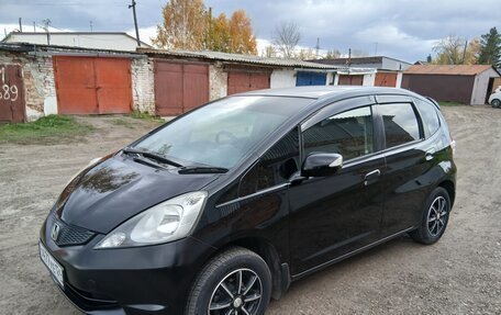 Honda Fit III, 2010 год, 750 000 рублей, 2 фотография