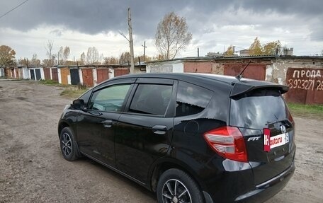 Honda Fit III, 2010 год, 750 000 рублей, 3 фотография