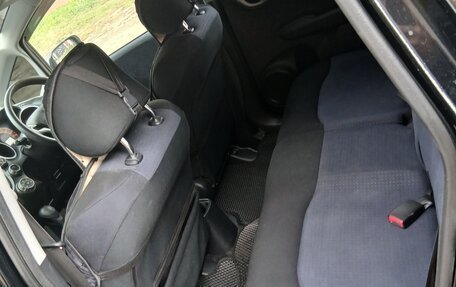 Honda Fit III, 2010 год, 750 000 рублей, 16 фотография