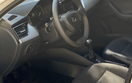 Skoda Rapid II, 2020 год, 990 000 рублей, 25 фотография