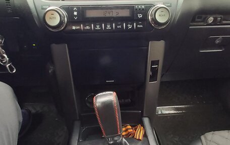Toyota Land Cruiser Prado 150 рестайлинг 2, 2010 год, 2 500 000 рублей, 3 фотография