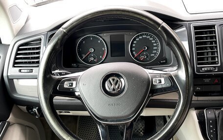 Volkswagen Multivan T6 рестайлинг, 2015 год, 3 399 000 рублей, 12 фотография