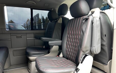 Volkswagen Multivan T6 рестайлинг, 2015 год, 3 399 000 рублей, 20 фотография