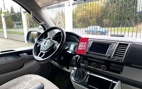 Volkswagen Multivan T6 рестайлинг, 2015 год, 3 399 000 рублей, 9 фотография