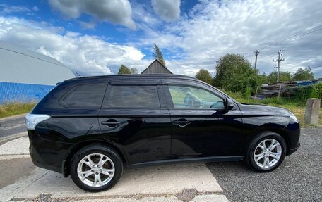 Mitsubishi Outlander III рестайлинг 3, 2013 год, 1 094 000 рублей, 10 фотография