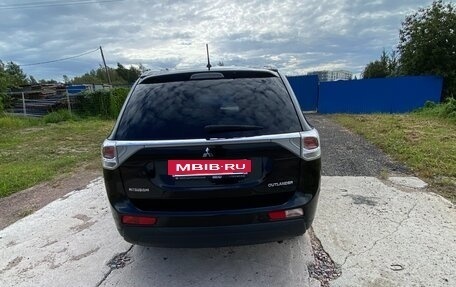 Mitsubishi Outlander III рестайлинг 3, 2013 год, 1 094 000 рублей, 8 фотография