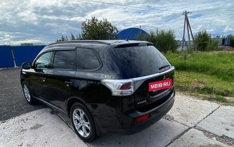 Mitsubishi Outlander III рестайлинг 3, 2013 год, 1 094 000 рублей, 7 фотография