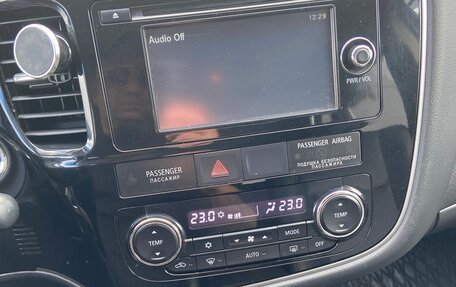 Mitsubishi Outlander III рестайлинг 3, 2013 год, 1 094 000 рублей, 21 фотография