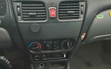 Nissan Almera, 2004 год, 250 000 рублей, 3 фотография