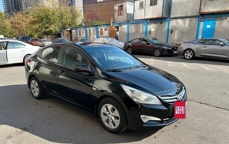 Hyundai Solaris II рестайлинг, 2015 год, 610 000 рублей, 2 фотография