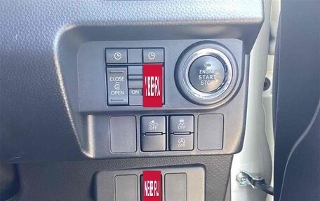 Toyota Roomy I, 2022 год, 900 000 рублей, 15 фотография