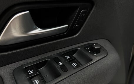 Volkswagen Amarok I рестайлинг, 2016 год, 1 900 000 рублей, 24 фотография