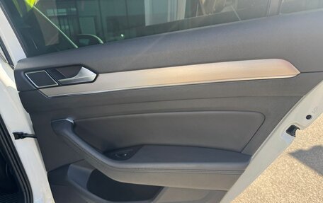 Volkswagen Passat B8 рестайлинг, 2019 год, 2 600 000 рублей, 11 фотография