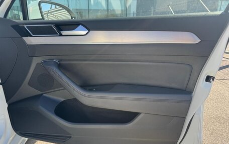 Volkswagen Passat B8 рестайлинг, 2019 год, 2 600 000 рублей, 13 фотография