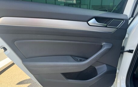 Volkswagen Passat B8 рестайлинг, 2019 год, 2 600 000 рублей, 12 фотография