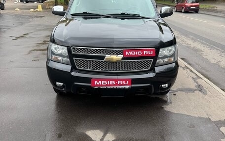 Chevrolet Tahoe III, 2011 год, 1 850 000 рублей, 1 фотография