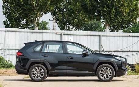 Toyota RAV4, 2025 год, 3 600 000 рублей, 5 фотография
