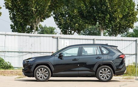 Toyota RAV4, 2025 год, 3 600 000 рублей, 2 фотография